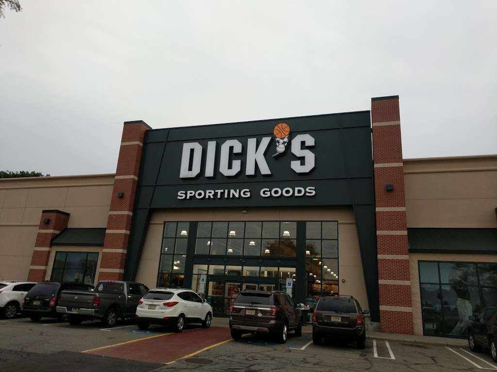 DICKS Sporting Goods | 240 NJ-17 N, Paramus, NJ 07652 | Phone: (201) 261-2926