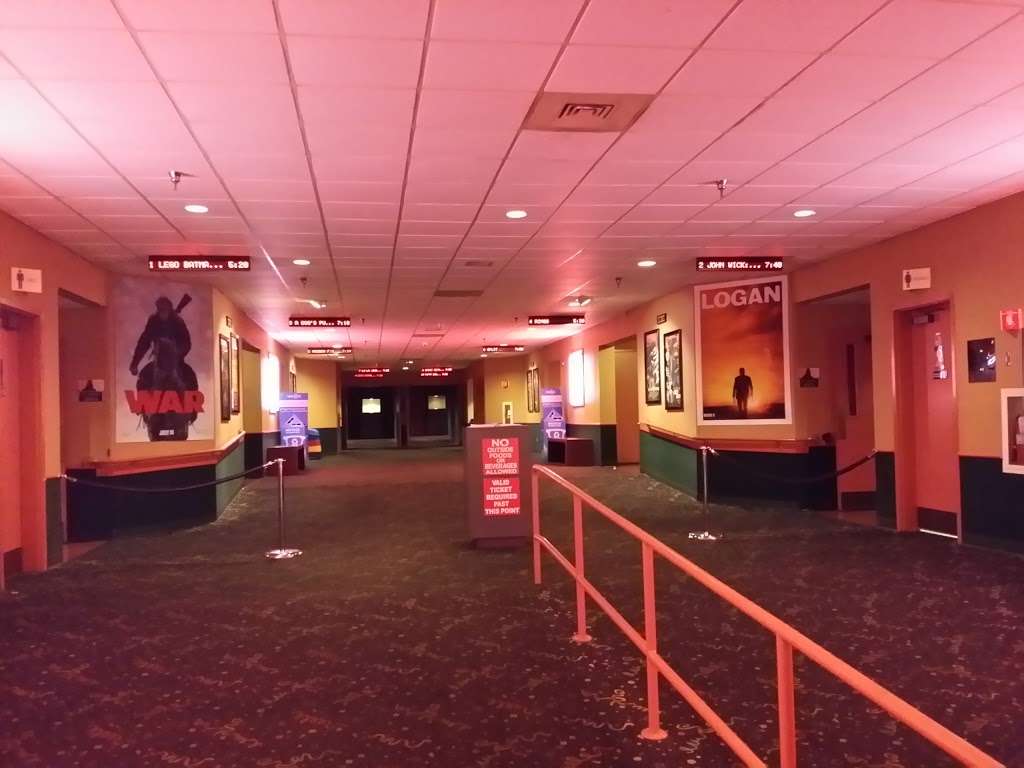 Cobb Grand 10 Cinemas | 920 Spring Lake Square Northwest, Winter Haven, FL 33881 | Phone: (863) 292-0527