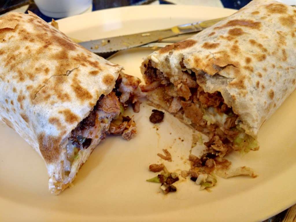 Burrito House | 3547 N Lincoln Ave, Chicago, IL 60657, USA | Phone: (773) 975-6060