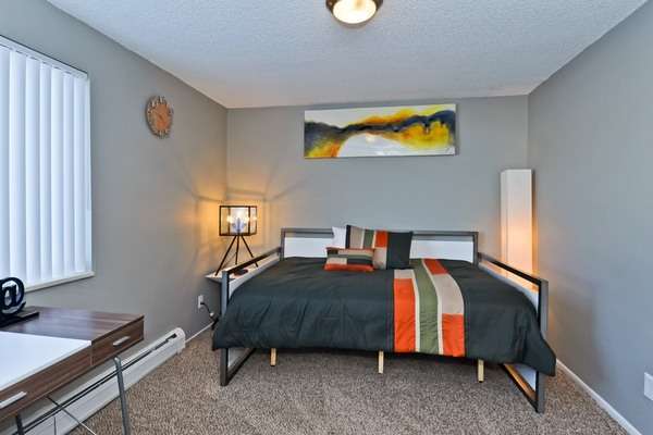 Ten 49 Apartments | 1049 E 9th Ave, Broomfield, CO 80020 | Phone: (303) 466-1808