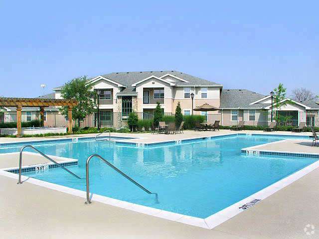 Landings at Bluff Ridge Apartments | 7051 Clarkridge Dr, Dallas, TX 75236, USA | Phone: (469) 281-7331