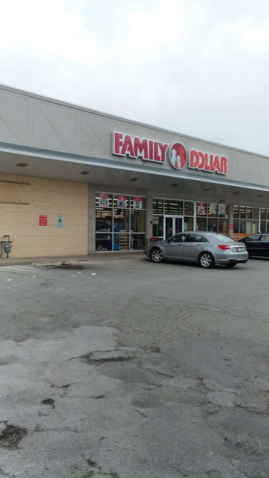 Family Dollar | 265 W 144th St, Riverdale, IL 60827, USA | Phone: (708) 201-1342