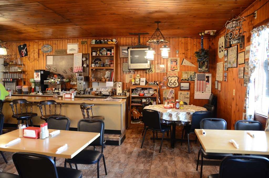 Old Log Cabin Inn | 18700 Historic U.S. 66, Pontiac, IL 61764, USA | Phone: (815) 842-2908