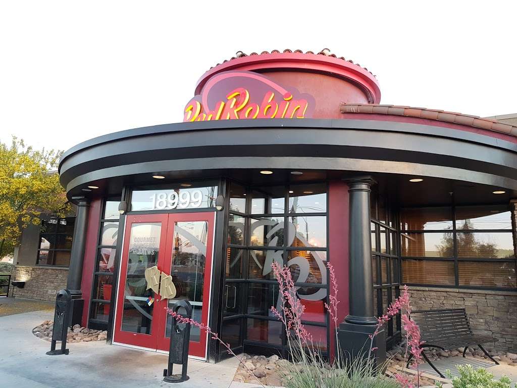 Red Robin Gourmet Burgers and Brews | 18999 Bear Valley Rd, Apple Valley, CA 92307 | Phone: (760) 240-1157