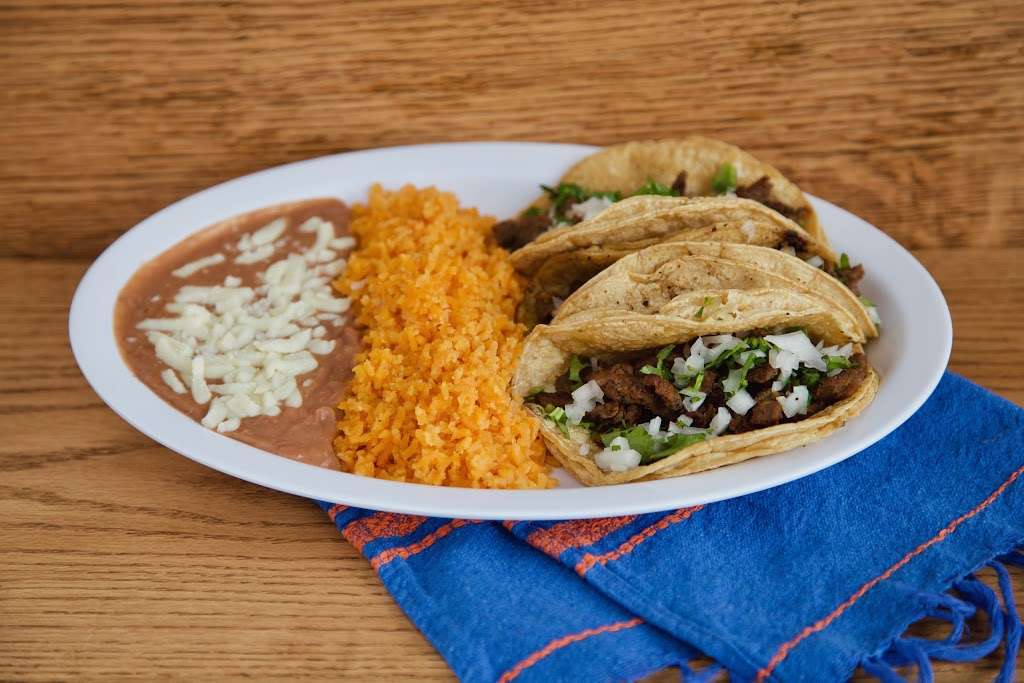 Sazón Cocina Mexicana | 910 W Glen Flora Ave, Waukegan, IL 60085 | Phone: (847) 249-0985