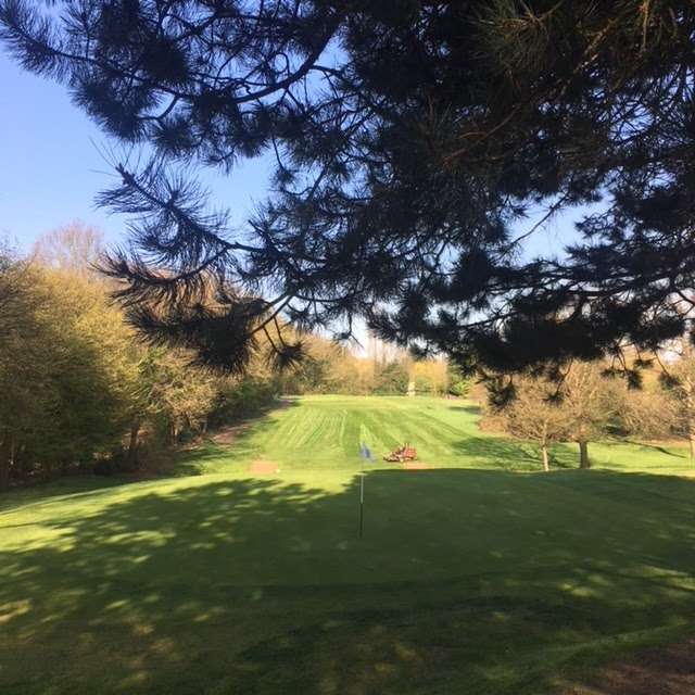 Chigwell Golf Club | Clubhouse, 156 High Rd, Chigwell IG7 5BH, UK | Phone: 020 8500 2059