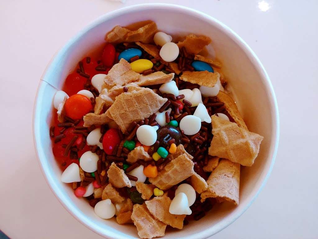 Orange Leaf Frozen Yogurt - Overland Park, Kansas | 2004, 8941 W 135th St, Overland Park, KS 66221, USA | Phone: (913) 681-1987