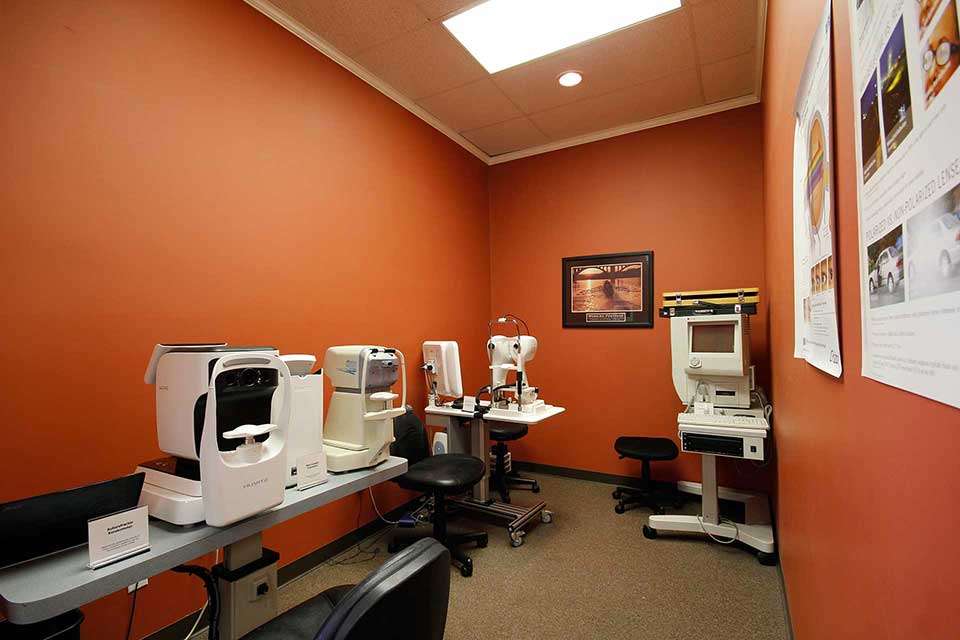 Spring Eye Associates: Dr. Crosby Wallace, OD | 6640 Cypresswood Dr #105, Spring, TX 77379 | Phone: (281) 355-9090