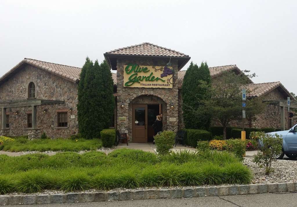 Olive Garden Italian Restaurant | 323 Mt Hope Ave, Rockaway, NJ 07866, USA | Phone: (973) 659-3312