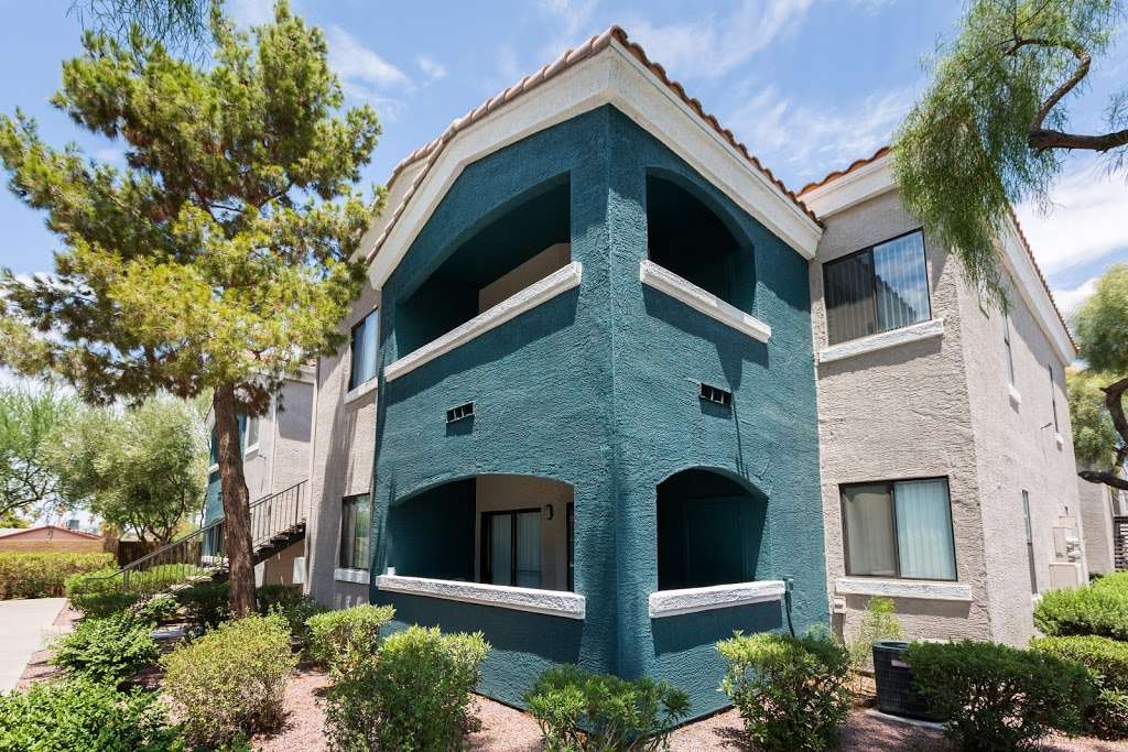 Morada West Apartments | 6161 W McDowell Rd, Phoenix, AZ 85035, USA | Phone: (623) 322-1100