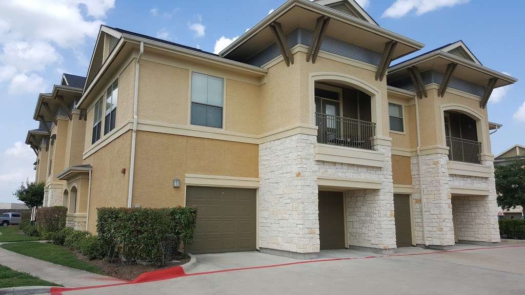 Dolce Living Rosenberg Apartment Homes | 7145 Reading Rd, Rosenberg, TX 77471, USA | Phone: (281) 239-0595