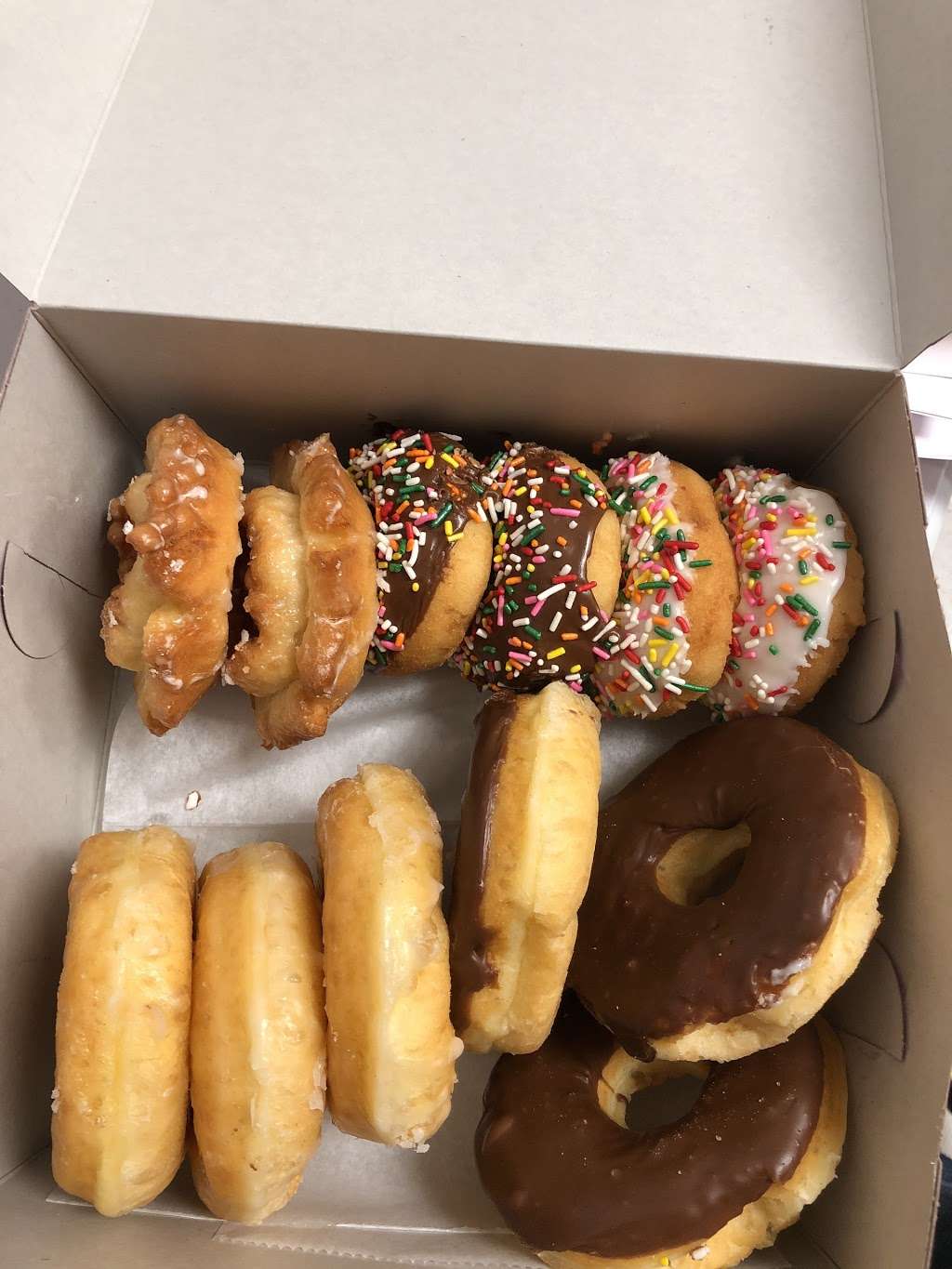 Giant Donuts | 2059 Main St, Oakley, CA 94561, USA | Phone: (925) 625-2324