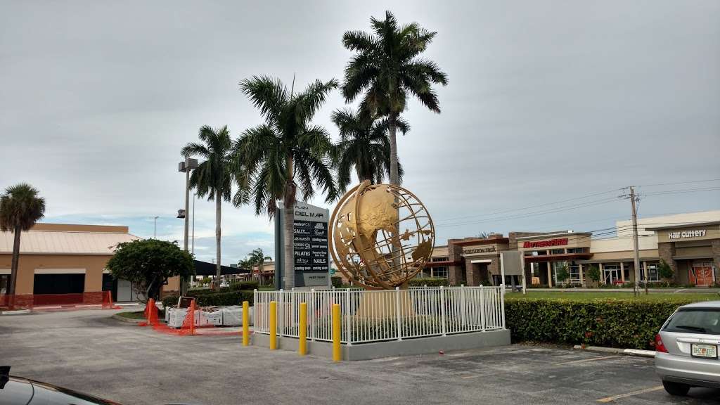 Plaza Del Mar Shopping Center | 1483 N Federal Hwy, Fort Lauderdale, FL 33304, USA