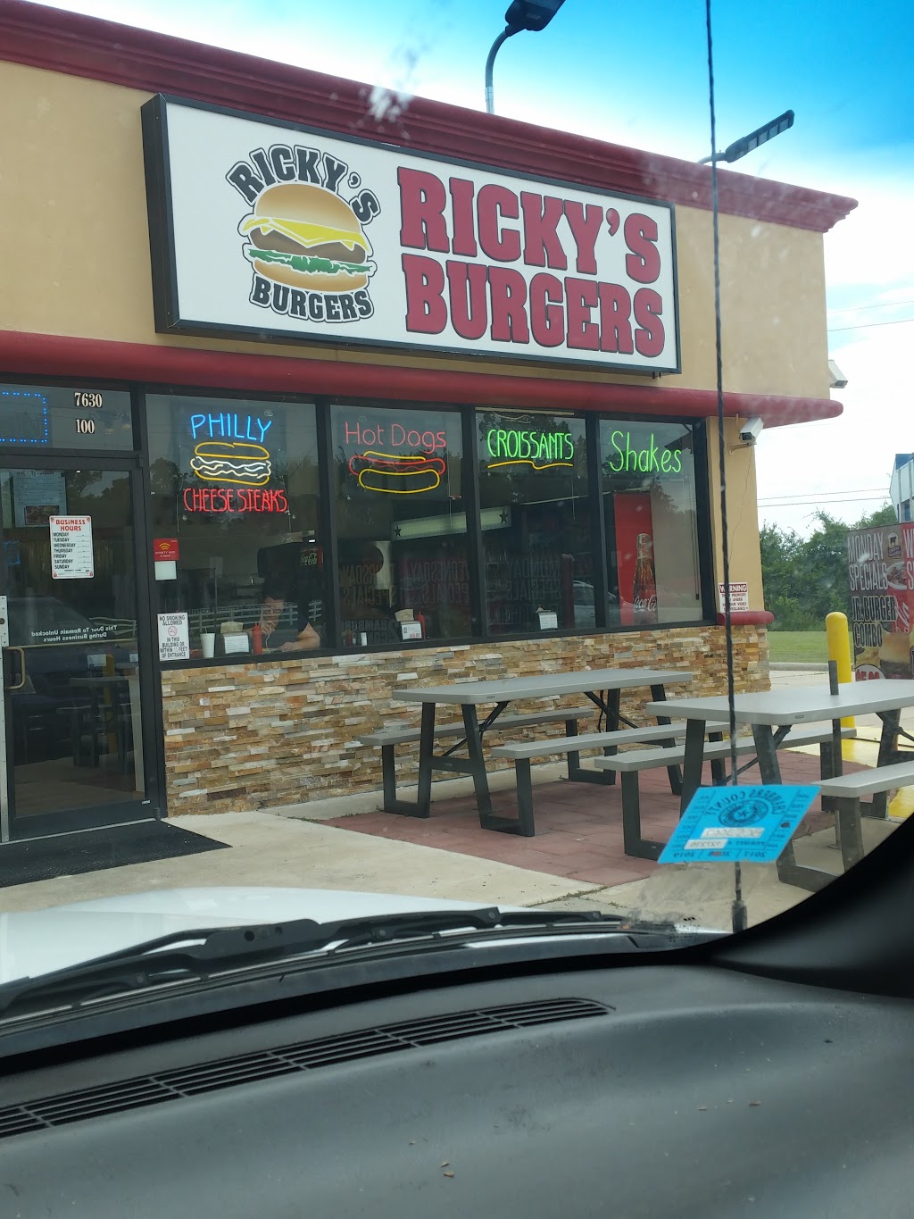 Rickys Burgers | 7630 TX-146, Baytown, TX 77523, USA | Phone: (281) 918-0172