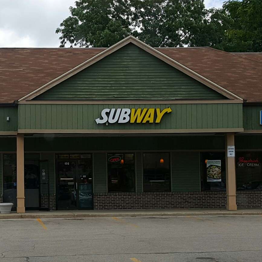 Subway Restaurants | 40 W Terra Cotta Ave, Crystal Lake, IL 60014, USA | Phone: (815) 455-7373