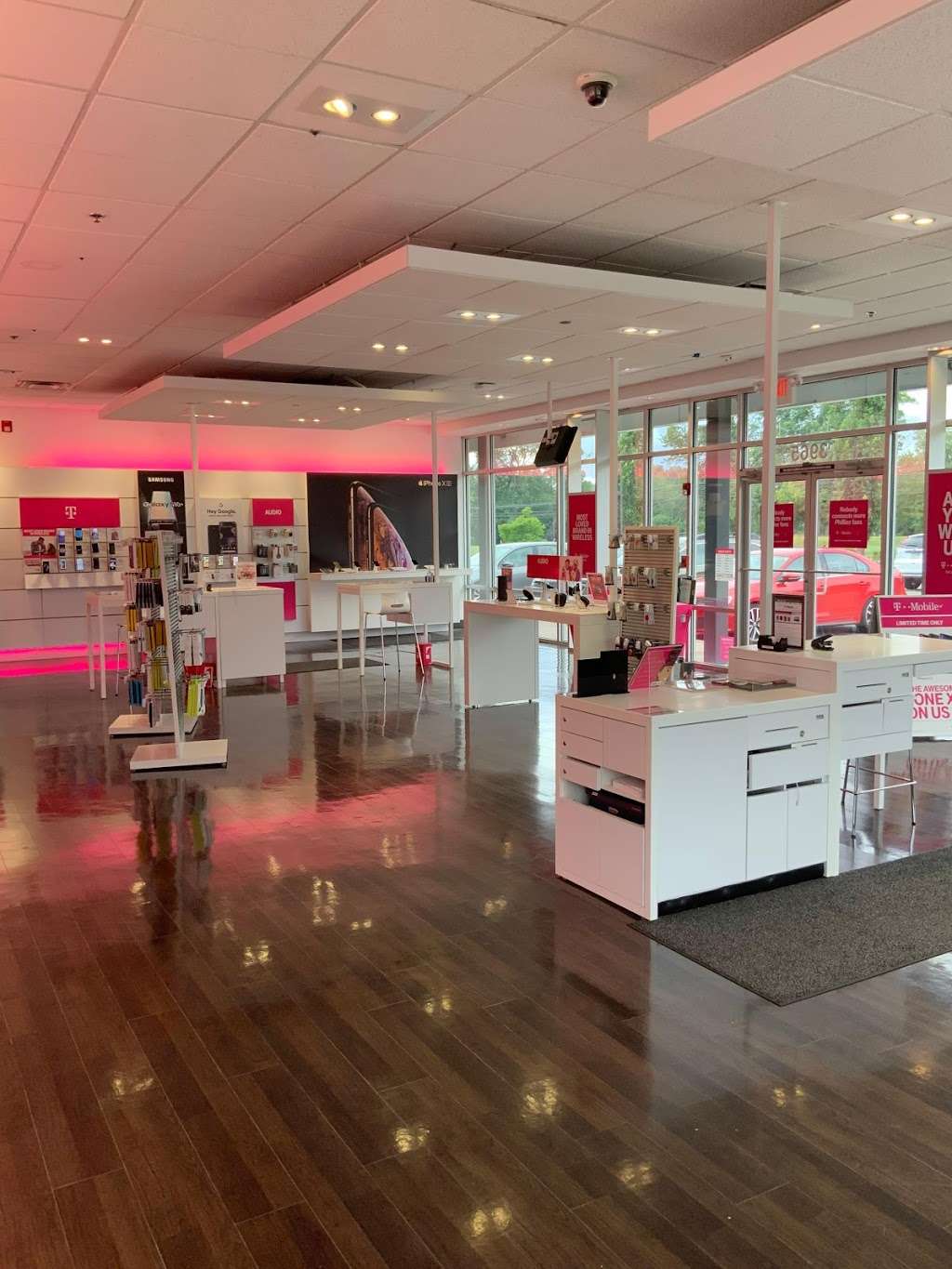 T-Mobile | 3900 Welsh Rd, Willow Grove, PA 19090, USA | Phone: (215) 657-2958