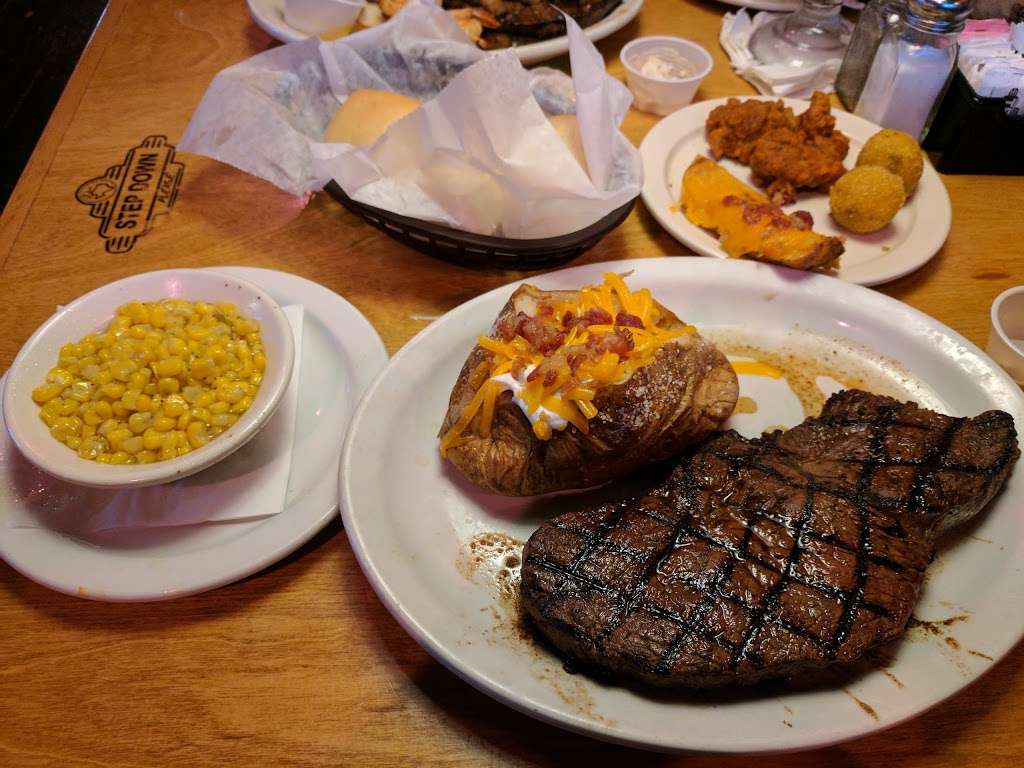 Texas Roadhouse | 23750 Highway 59 N, Kingwood, TX 77339, USA | Phone: (281) 548-7427