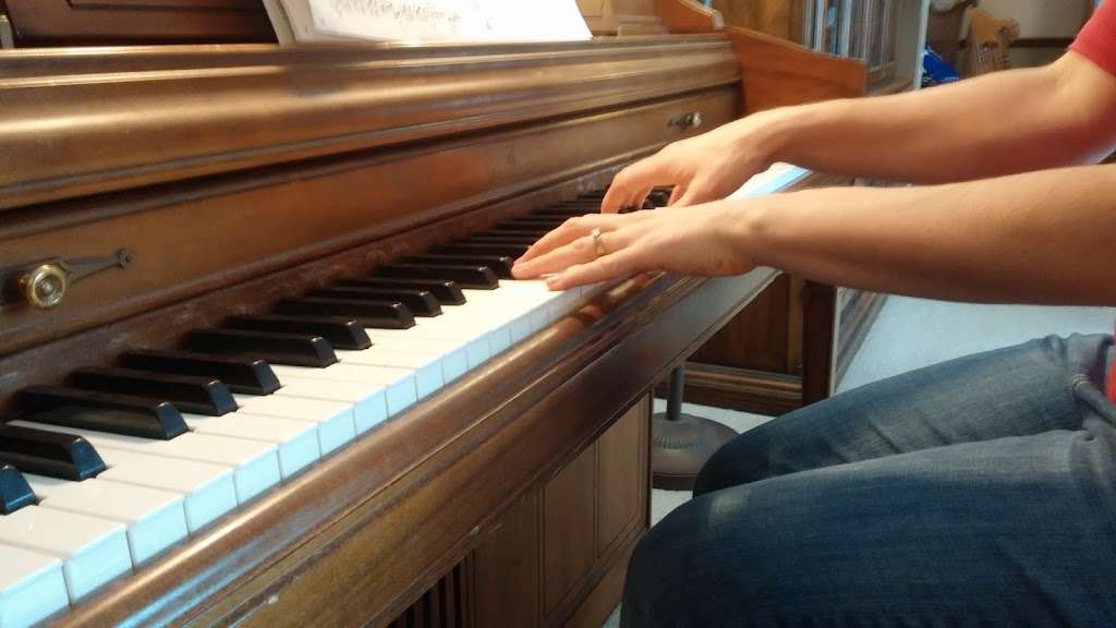 Standlea Piano Lessons | 7909 N Forest Ave, Kansas City, MO 64118, USA | Phone: (816) 217-4674