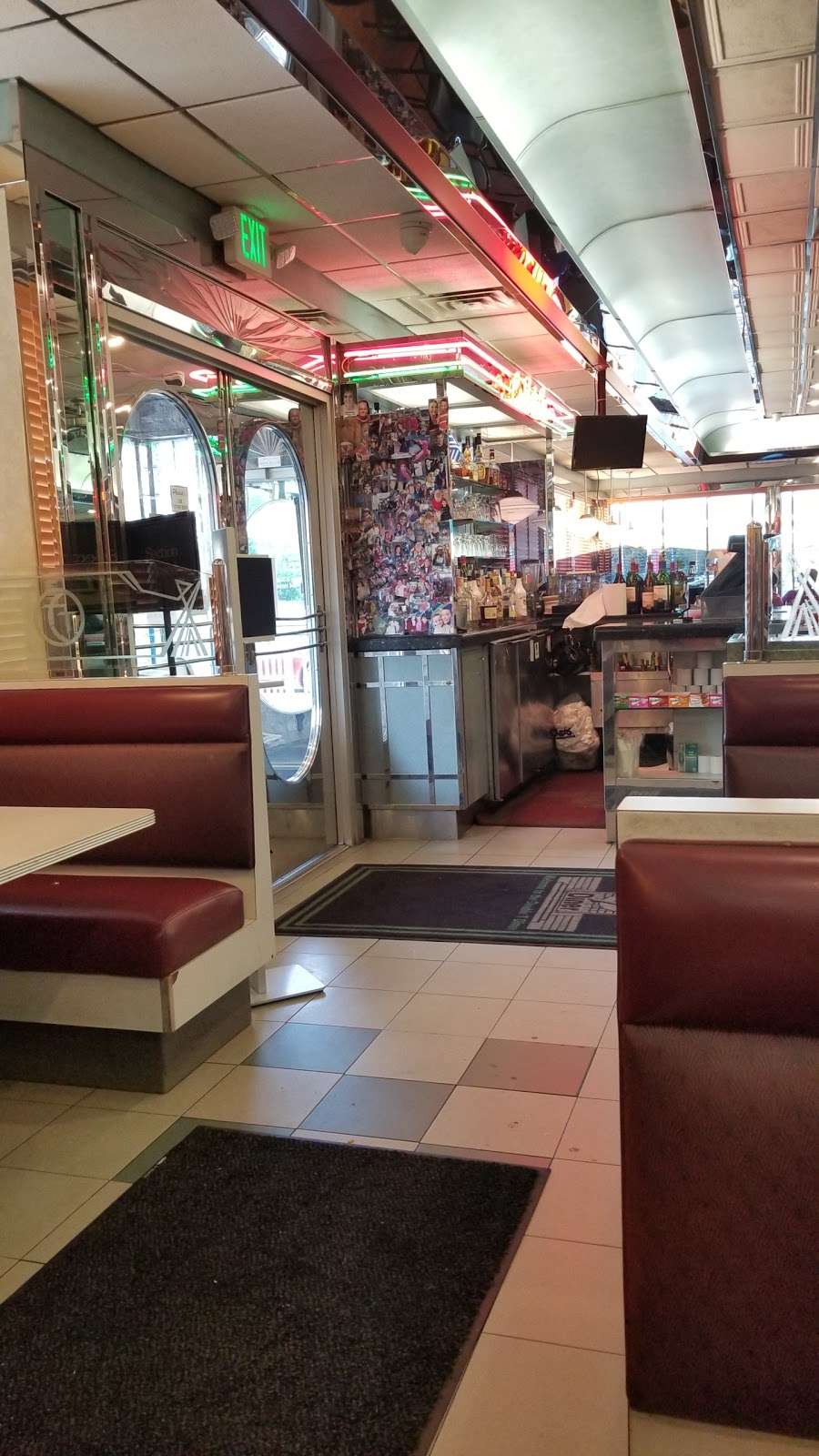 Double T Diner | 10741 Pulaski Hwy, White Marsh, MD 21162, USA | Phone: (410) 344-1020