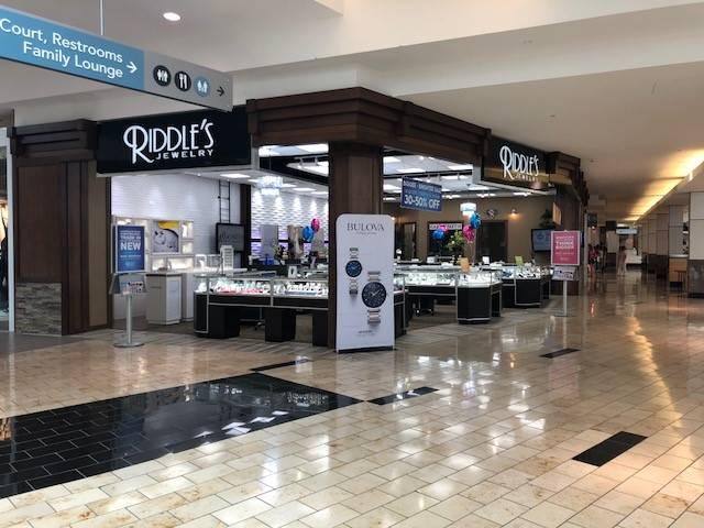 Riddles Jewelry | Gateway Mall, 6100 O St, Lincoln, NE 68505, USA | Phone: (402) 261-5456