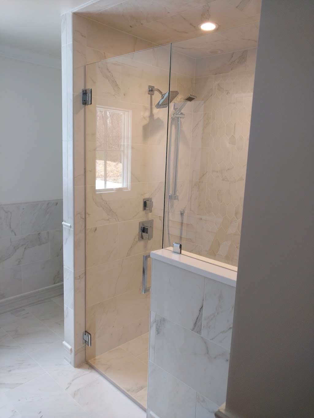 Statesville Glass & Shower Door | 1539 Shelton Ave, Statesville, NC 28677, USA | Phone: (704) 873-3523