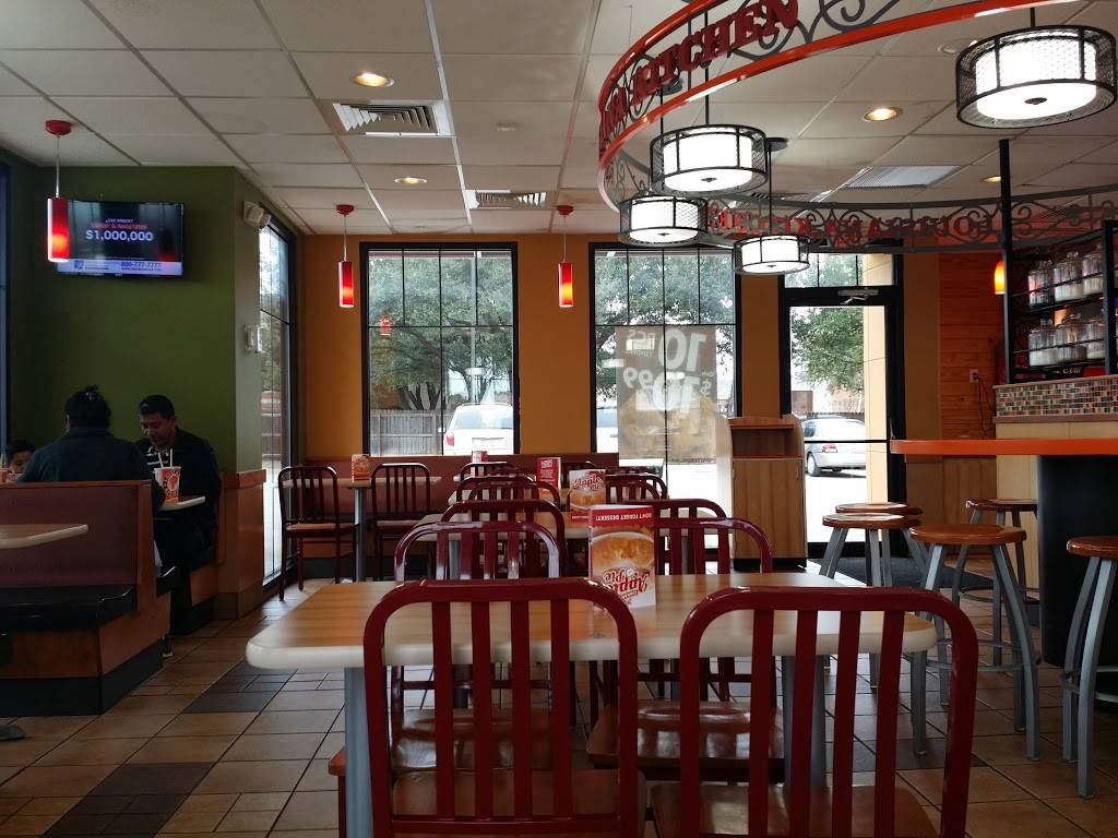 Popeyes Louisiana Kitchen | 2125 E Pioneer Pkwy, Arlington, TX 76010, USA | Phone: (817) 860-9225