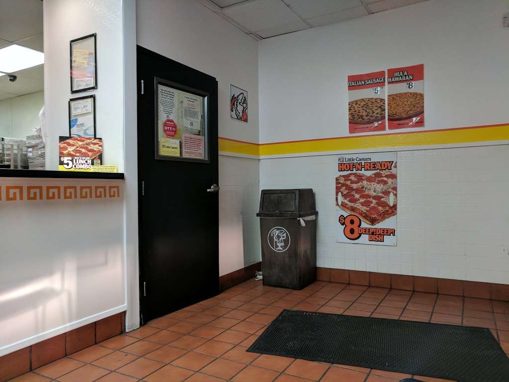 Little Caesars Pizza | 20152 Outer Hwy 18 N, Apple Valley, CA 92307, USA | Phone: (760) 946-2011