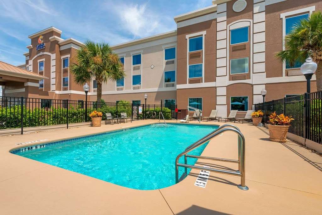 Comfort Inn & Suites Wildwood - The Villages | 1224 S Main St, Wildwood, FL 34785, USA | Phone: (352) 748-0507