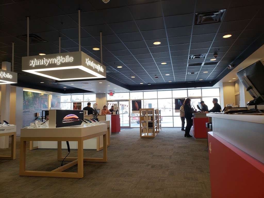 Xfinity Store by Comcast | 2405 Covered Bridge Dr, Lancaster, PA 17602, USA | Phone: (800) 266-2278