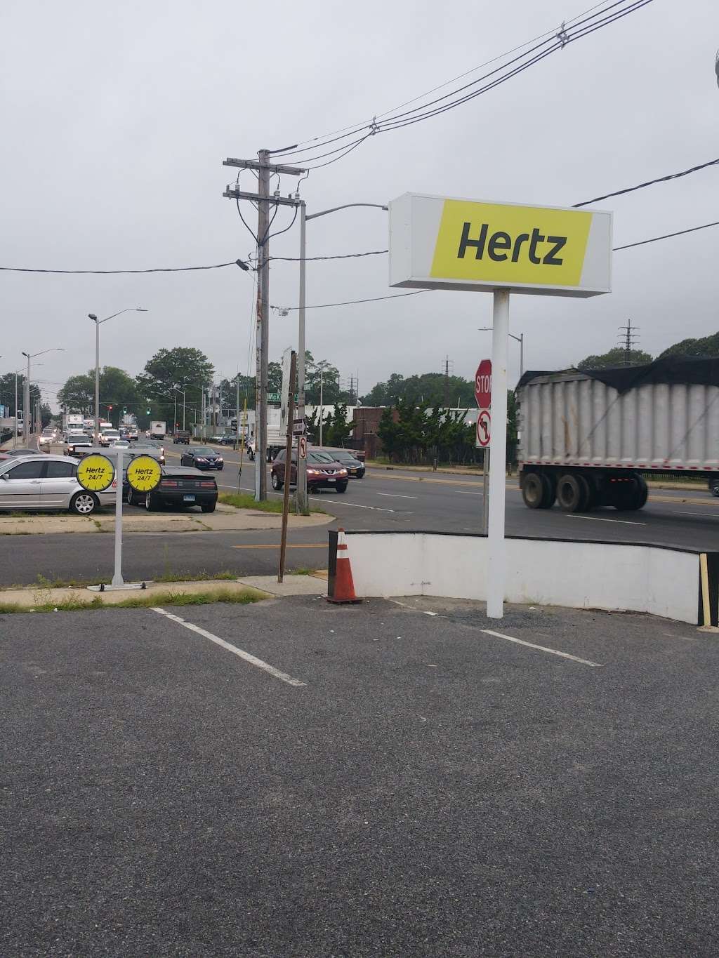 Hertz | 235 W Sunrise Hwy, Freeport, NY 11520, USA | Phone: (516) 771-2135