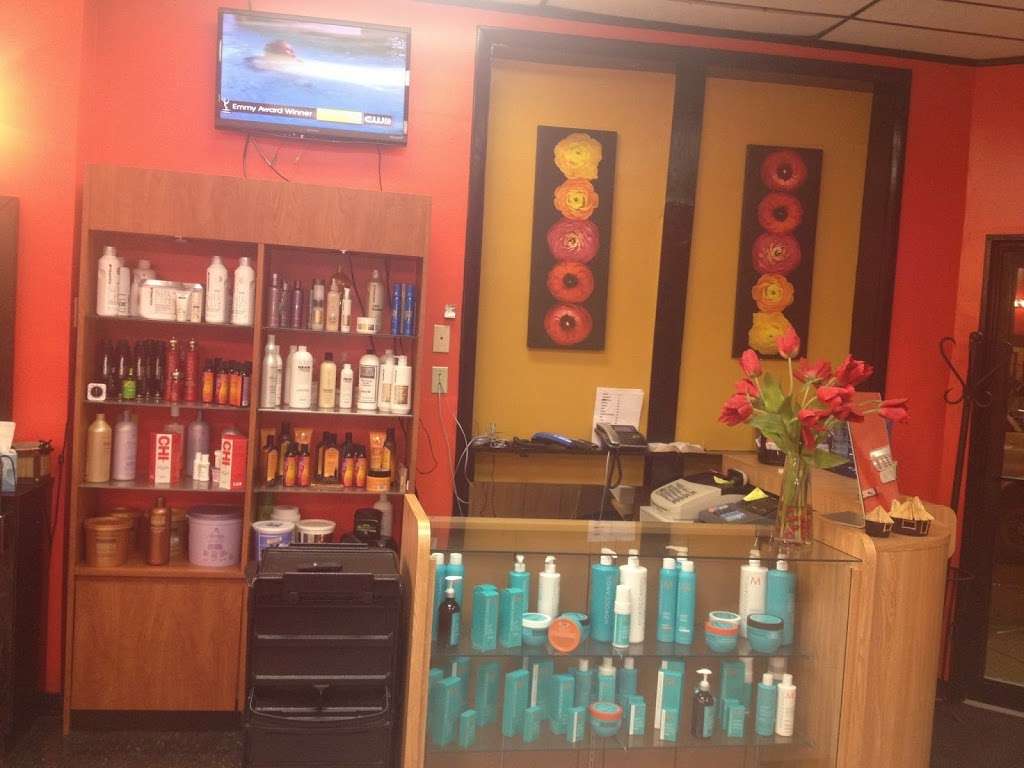 Olindas Hair Salon | 773 Main St, Brockton, MA 02301, USA | Phone: (508) 427-5455