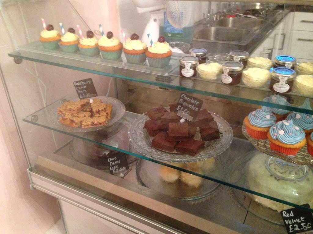 Heavenly Treats Tea Room | Unit 6, Heath View, Pond Ln, Hatfield Heath, Bishops Stortford CM22 7AB, UK | Phone: 07477 577318