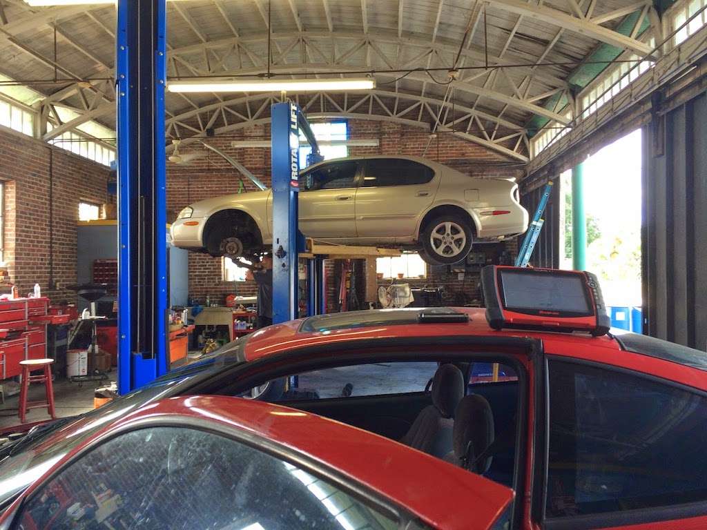 Main Street Garage East | 1040 W Main St, Lakeland, FL 33815, USA | Phone: (863) 413-0931