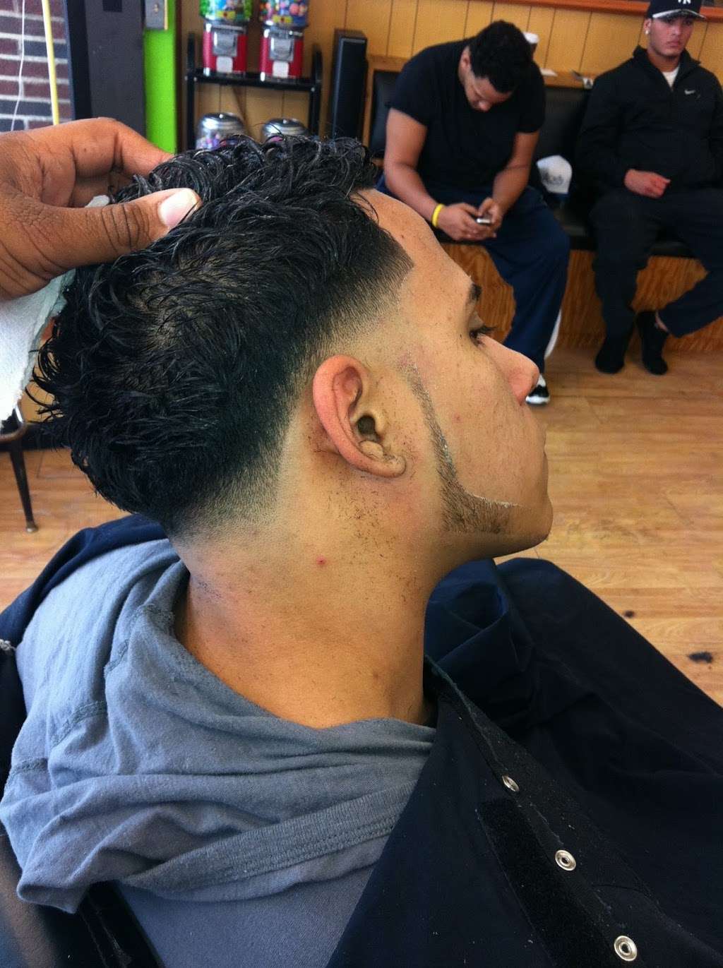 Majestic barbershop | 163 Passaic St, Garfield, NJ 07026 | Phone: (973) 470-9777