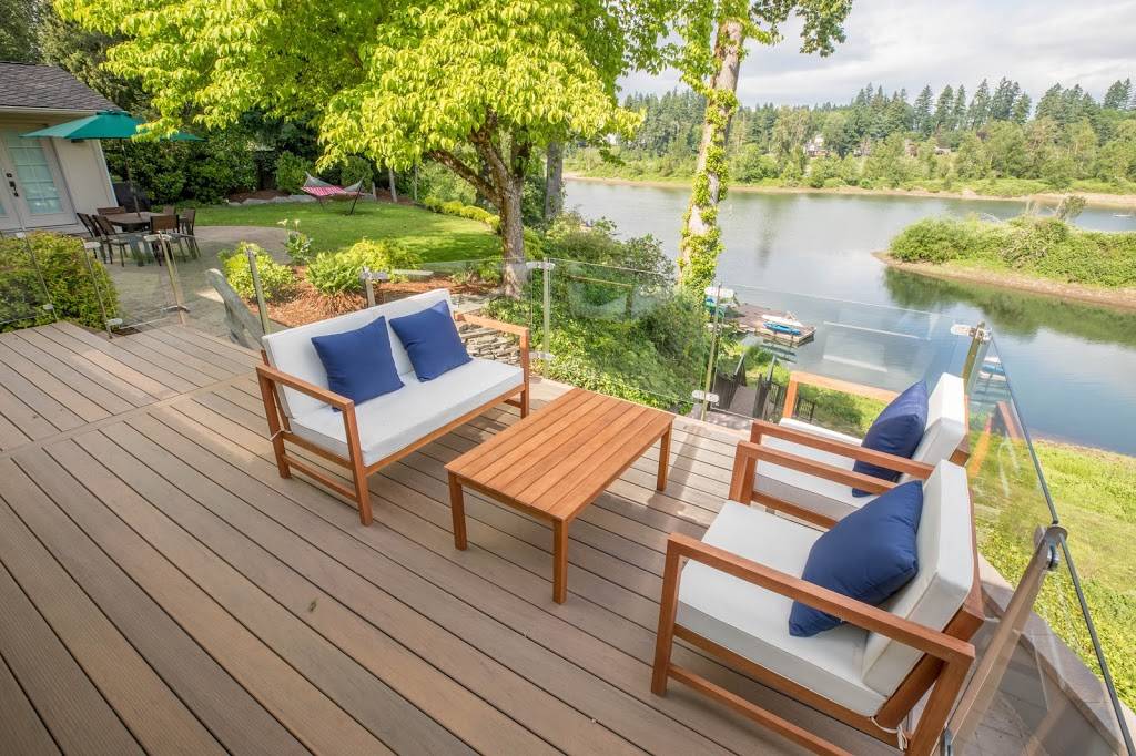 Willamette Riverfront Vacation Rental | 19030 Nixon Ave, West Linn, OR 97068, USA | Phone: (541) 633-3868