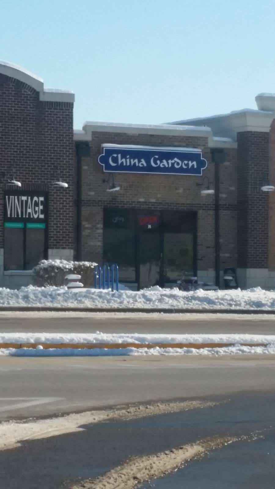 China Garden Restaurant | 40W160 Campton Crossings Dr, St. Charles, IL 60175, USA | Phone: (630) 513-8333