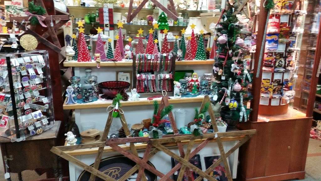 Yesteryear Antique Center | 441 Pine St, Hanover, PA 17331, USA | Phone: (717) 637-1612