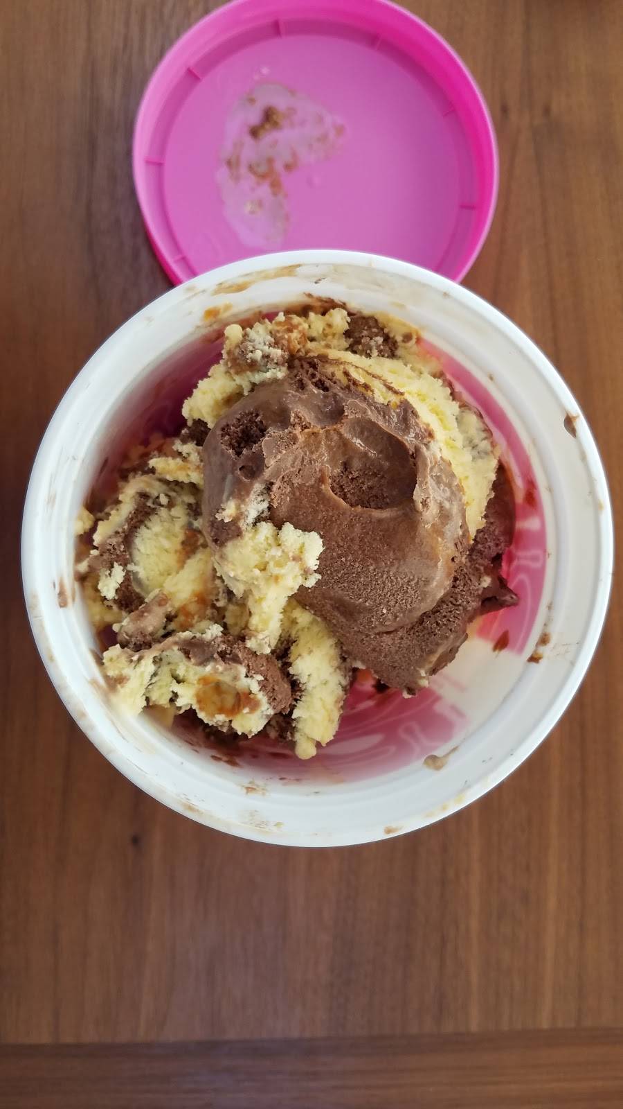 Baskin-Robbins | 1100 Cedar Rd, Chesapeake, VA 23322, USA | Phone: (757) 548-2440