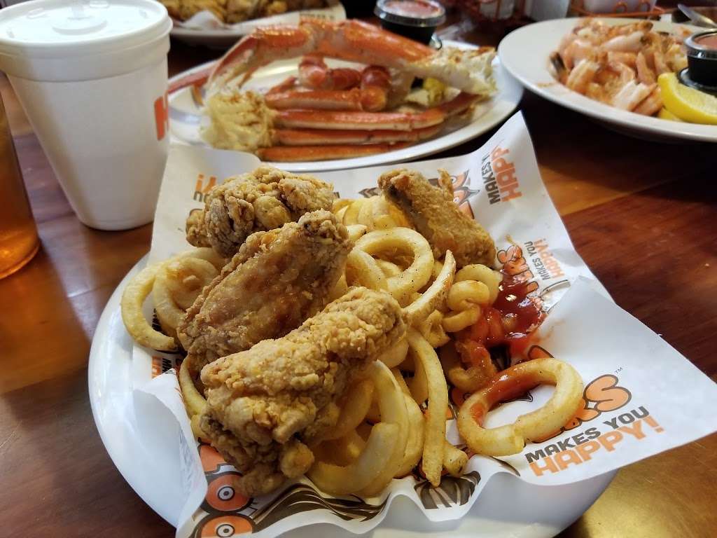 Hooters | 25 NJ-23, Wayne, NJ 07470, USA | Phone: (973) 837-1876