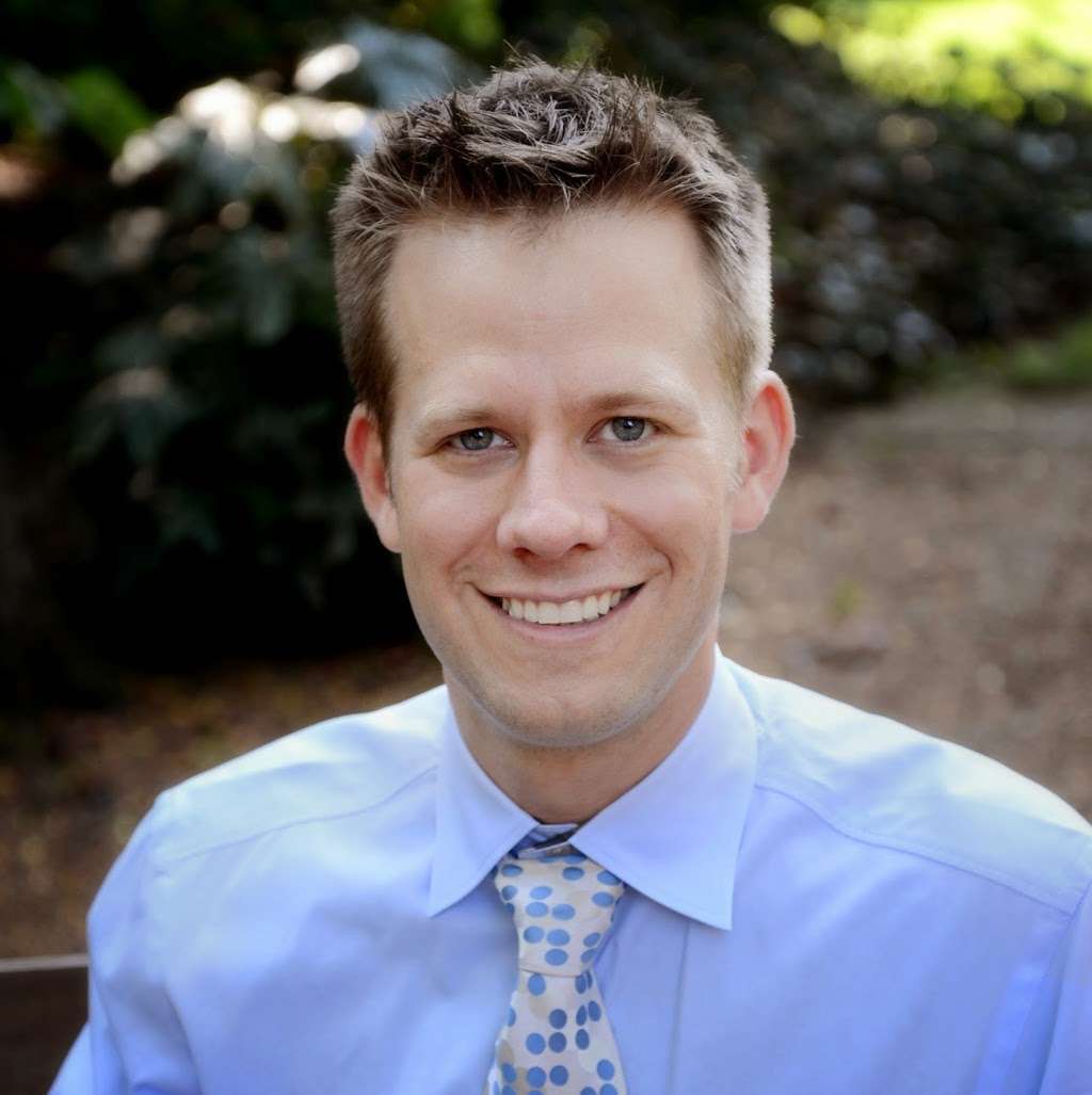Dr. Bryan Bauer, DDS, FAGD | 623 S Naperville Rd, Wheaton, IL 60187, USA | Phone: (630) 665-5550