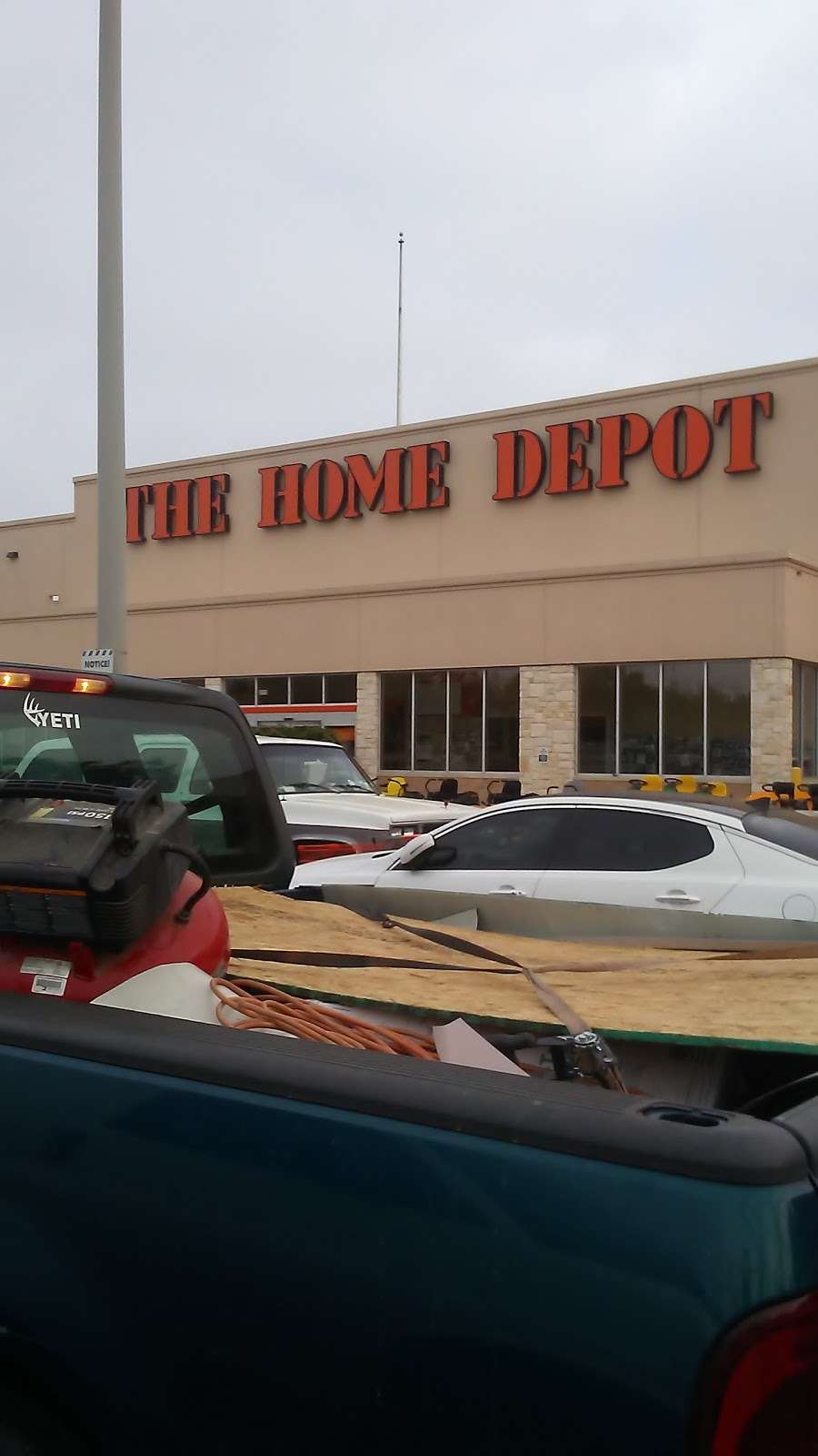 The Home Depot | 3111 SE Military Dr, San Antonio, TX 78223, USA | Phone: (210) 359-7000