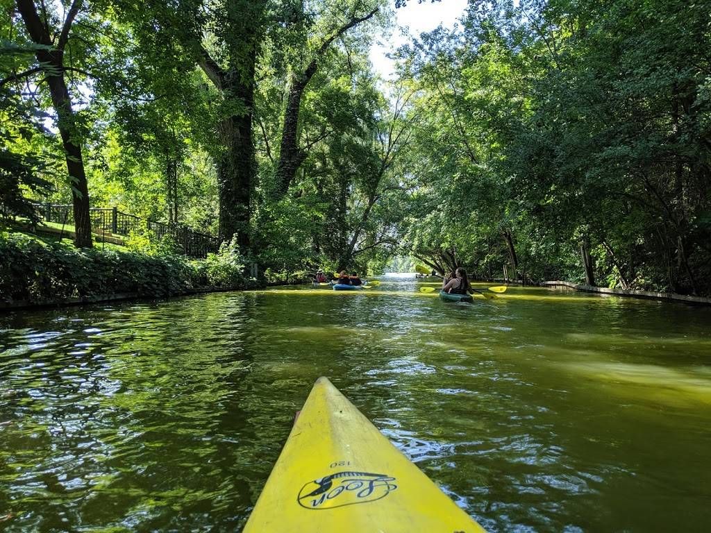 Cedar Lake Point Beach | Cedar Lake Pkwy, Minneapolis, MN 55416, USA | Phone: (612) 230-6400