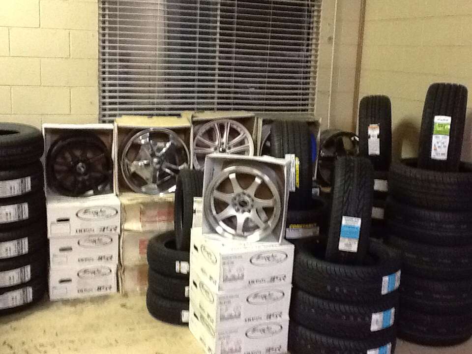 Reyes Tire Shop | 8828 Winter Gardens Blvd, Lakeside, CA 92040 | Phone: (619) 328-2099