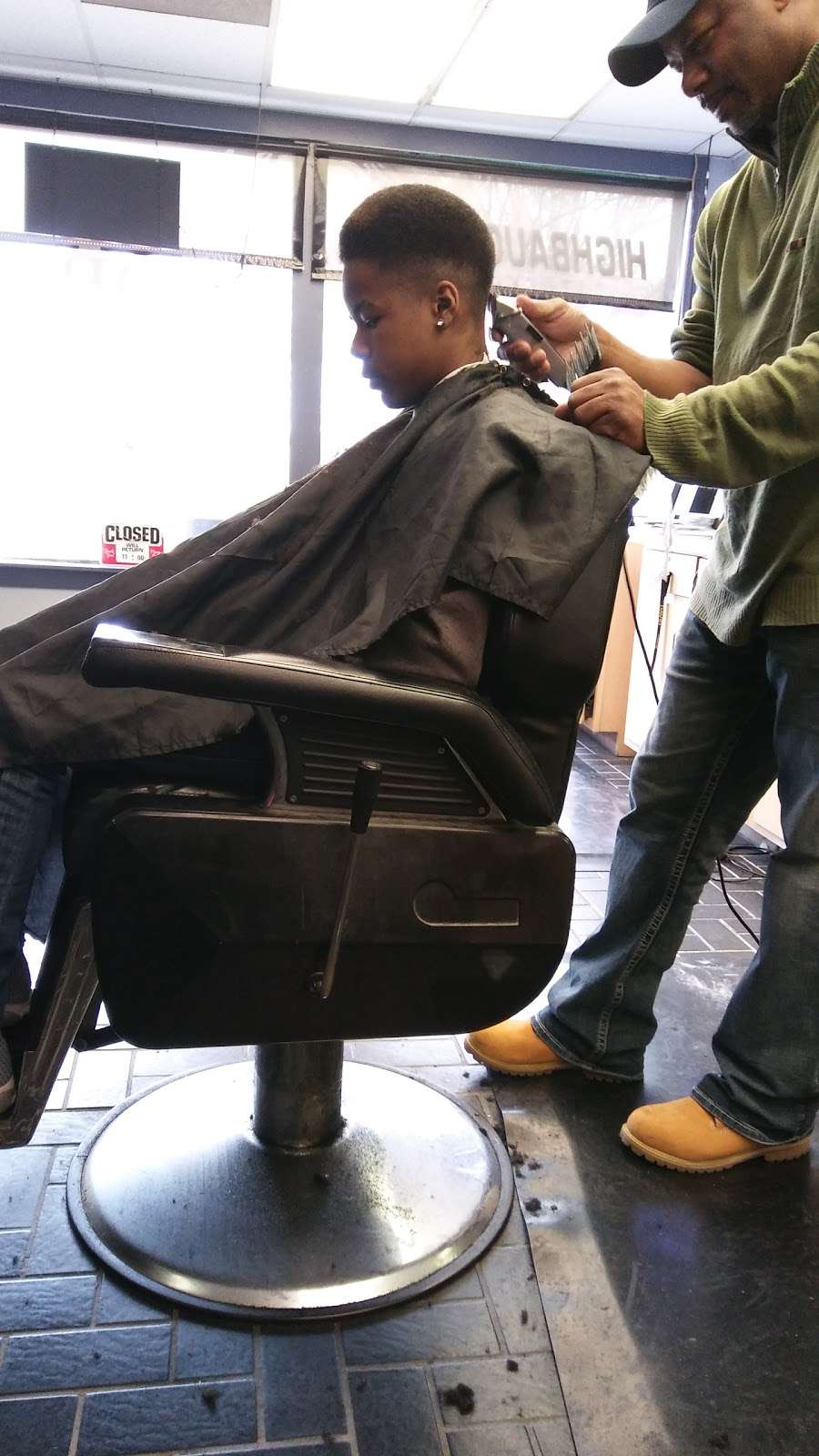 Highbaughs Barber Shop | 2042 N Harding St, Indianapolis, IN 46202, USA | Phone: (317) 632-6176