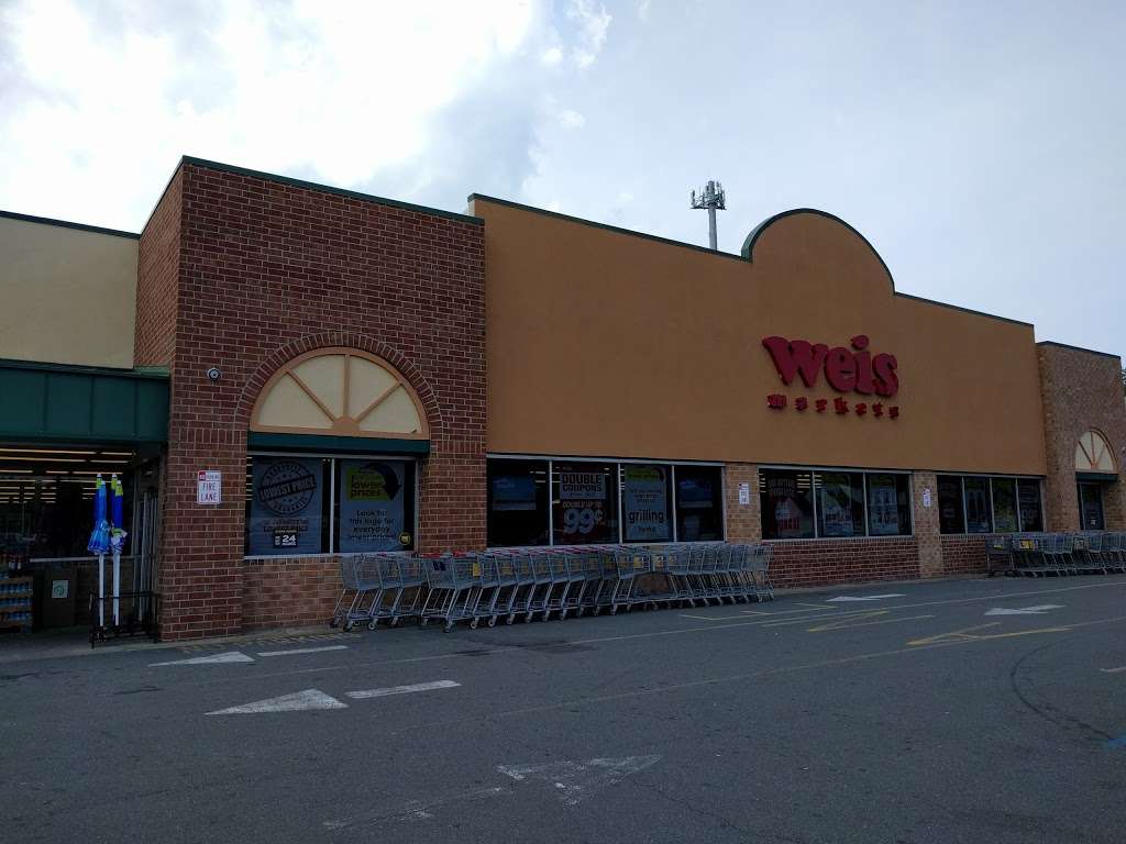 Weis Markets in 24832 John J Williams Hwy, Millsboro, DE 19966, USA