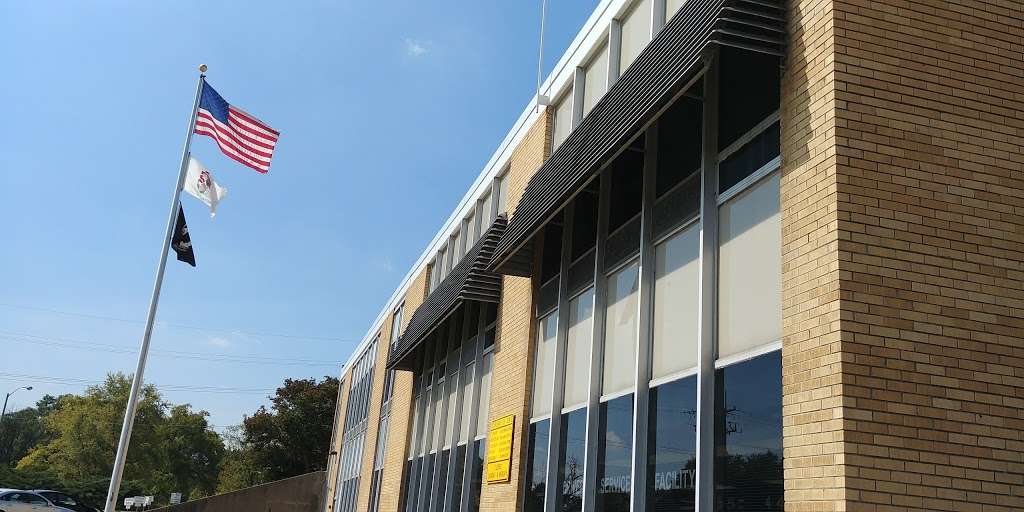ill drivers license facility open on saturday