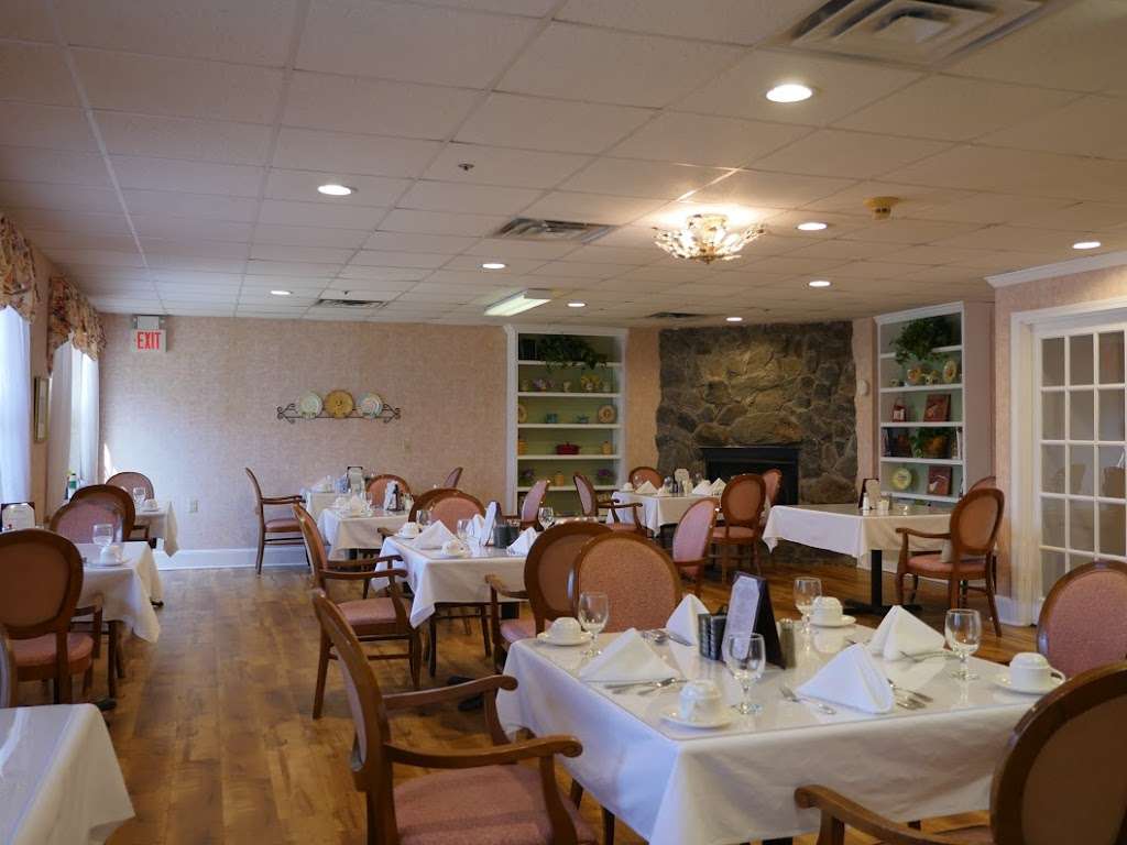 The Village at Waterman Lake | 715 Putnam Pike, Greenville, RI 02828, USA | Phone: (401) 949-1333