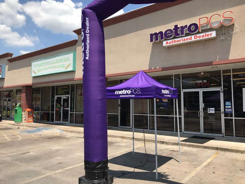 Metro by T-Mobile | 2833 Gulf Creek Dr Ste A-3, Houston, TX 77012, USA | Phone: (281) 888-1784