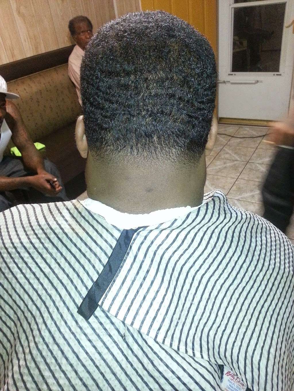 Polks Cut Lounge | 6319 Jensen Dr, Houston, TX 77026, USA | Phone: (832) 713-4694