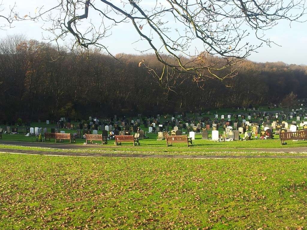 Parndon Wood Cemetery and Crematorium | Parndon Wood Rd, Harlow CM19 4SF, UK | Phone: 01279 620620